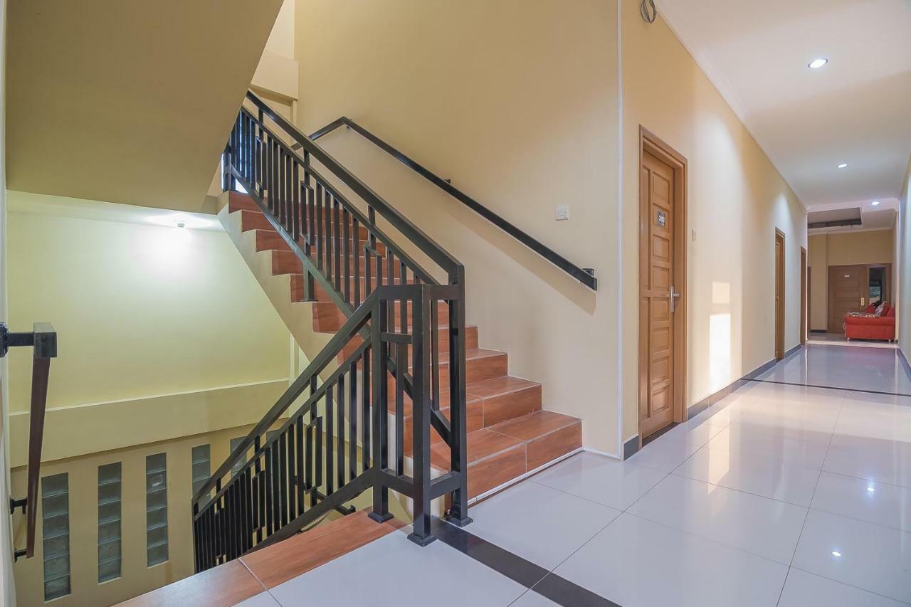 Reddoorz Plus Near Syamsudin Noor Airport 3 Banjarbaru Bagian luar foto