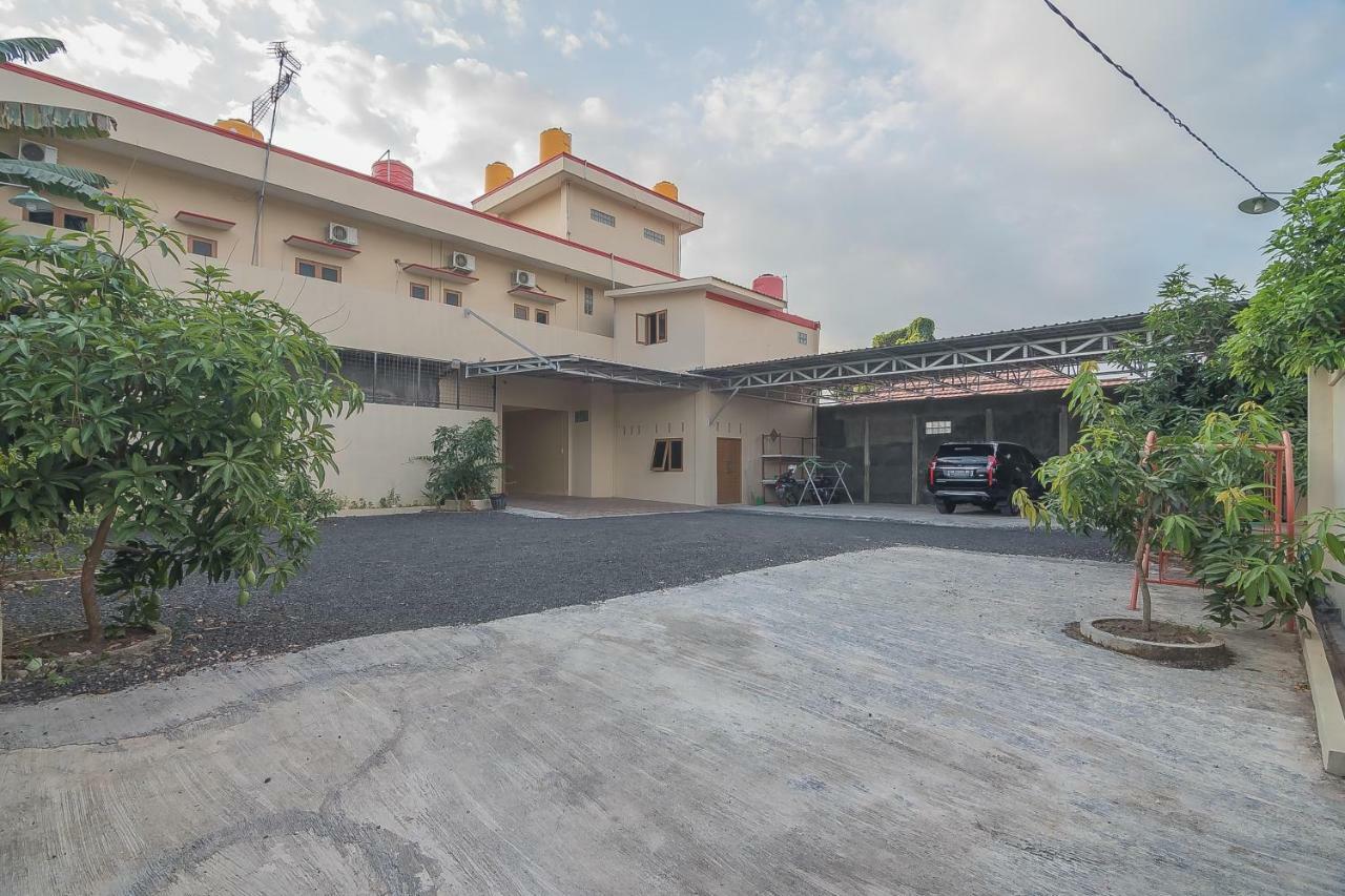 Reddoorz Plus Near Syamsudin Noor Airport 3 Banjarbaru Bagian luar foto