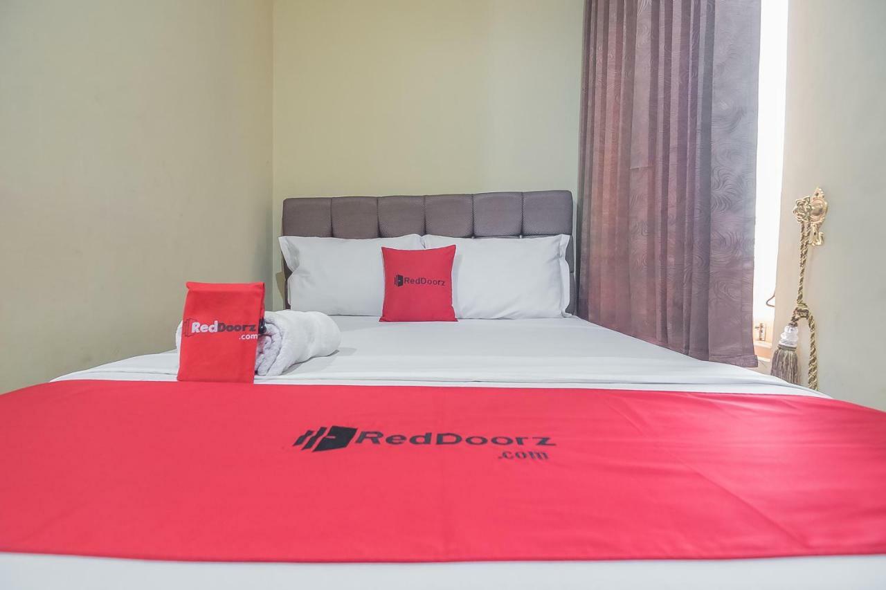 Reddoorz Plus Near Syamsudin Noor Airport 3 Banjarbaru Bagian luar foto